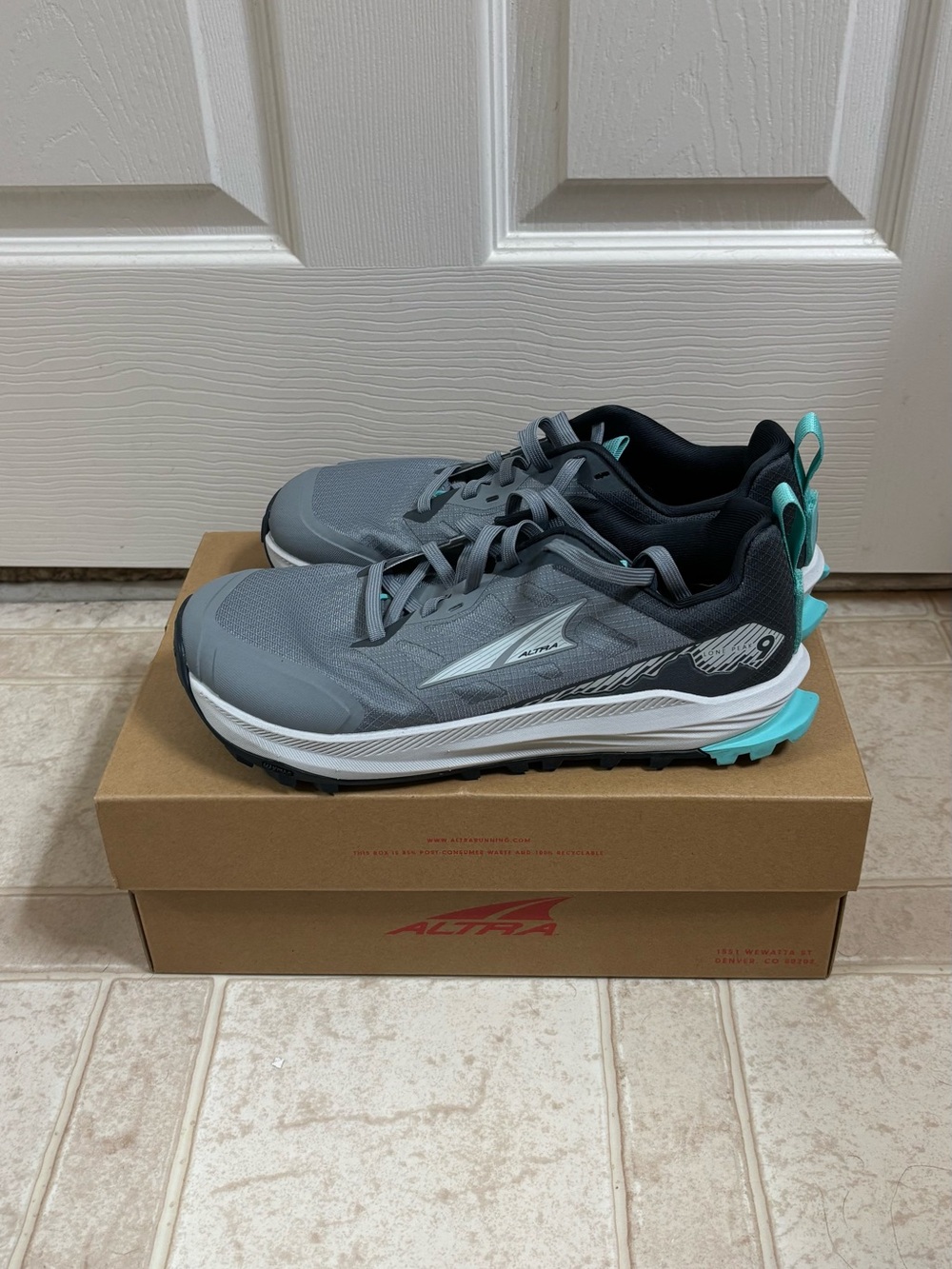 Altra Women’s Lone Peak 9 Trail Runner’s size 8 - Picture 5 of 12